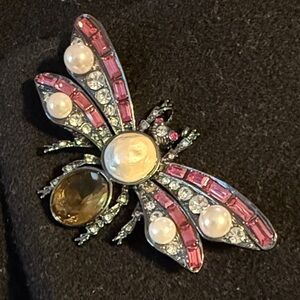 Joan Rivers vintage Signed Bee Brooch Rhinestones, pearls faceted Amber